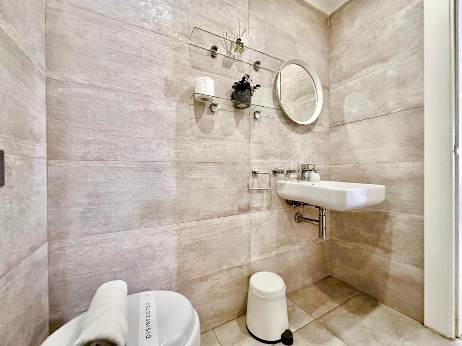 Charming Flat Off The Sea Front Lägenhet Gzira Exteriör bild